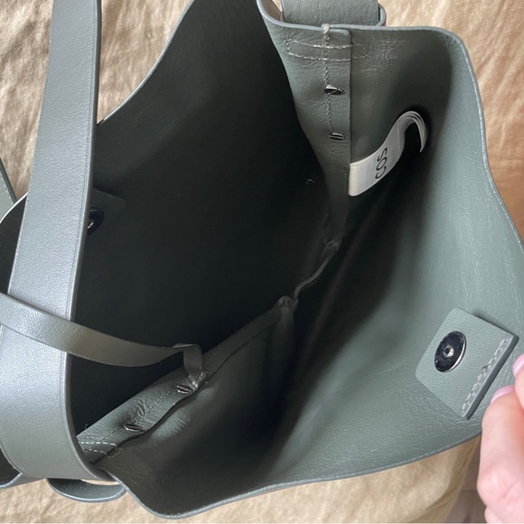 COS Medium Shopper Grained Leather Tote - Picture 7 of 14